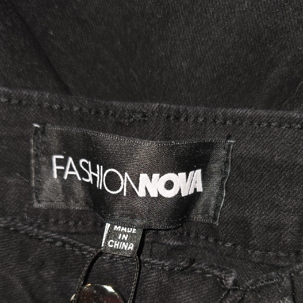 Fashion Nova Black Distressed Women's Jeans - Picture 10 of 14